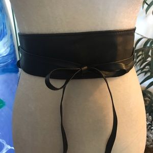 Black faux leather belt 🌸🍑